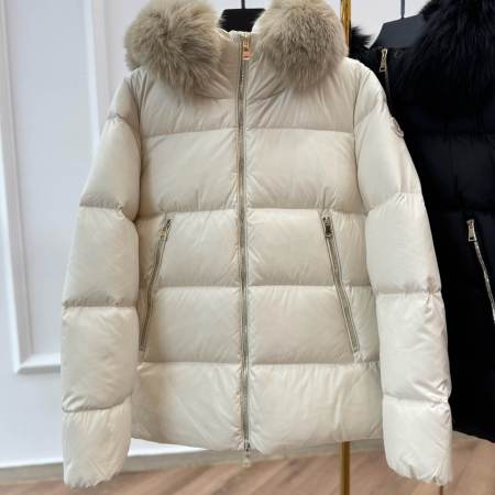 Moncler Laichefur Hooded Shearling-Trimmed Short Down Jacket – White