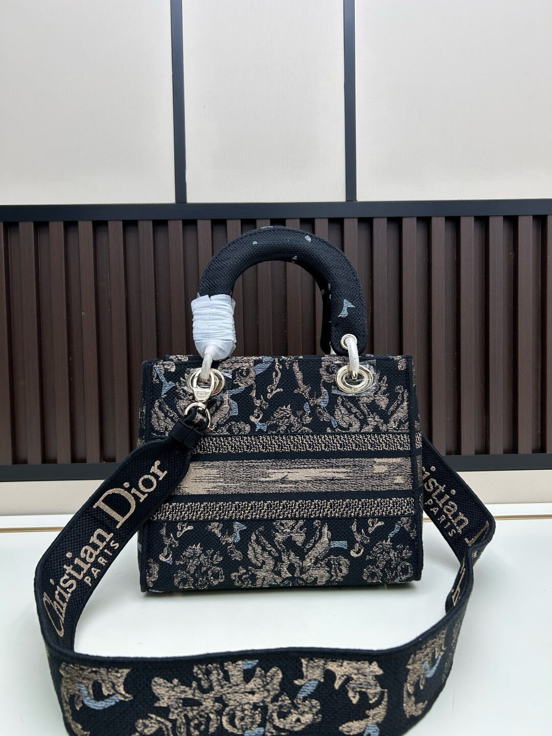 Christian Dior Medium Lady D-Lite Bag – Black Toile de Jouy Soleil Embroidery - Image 4