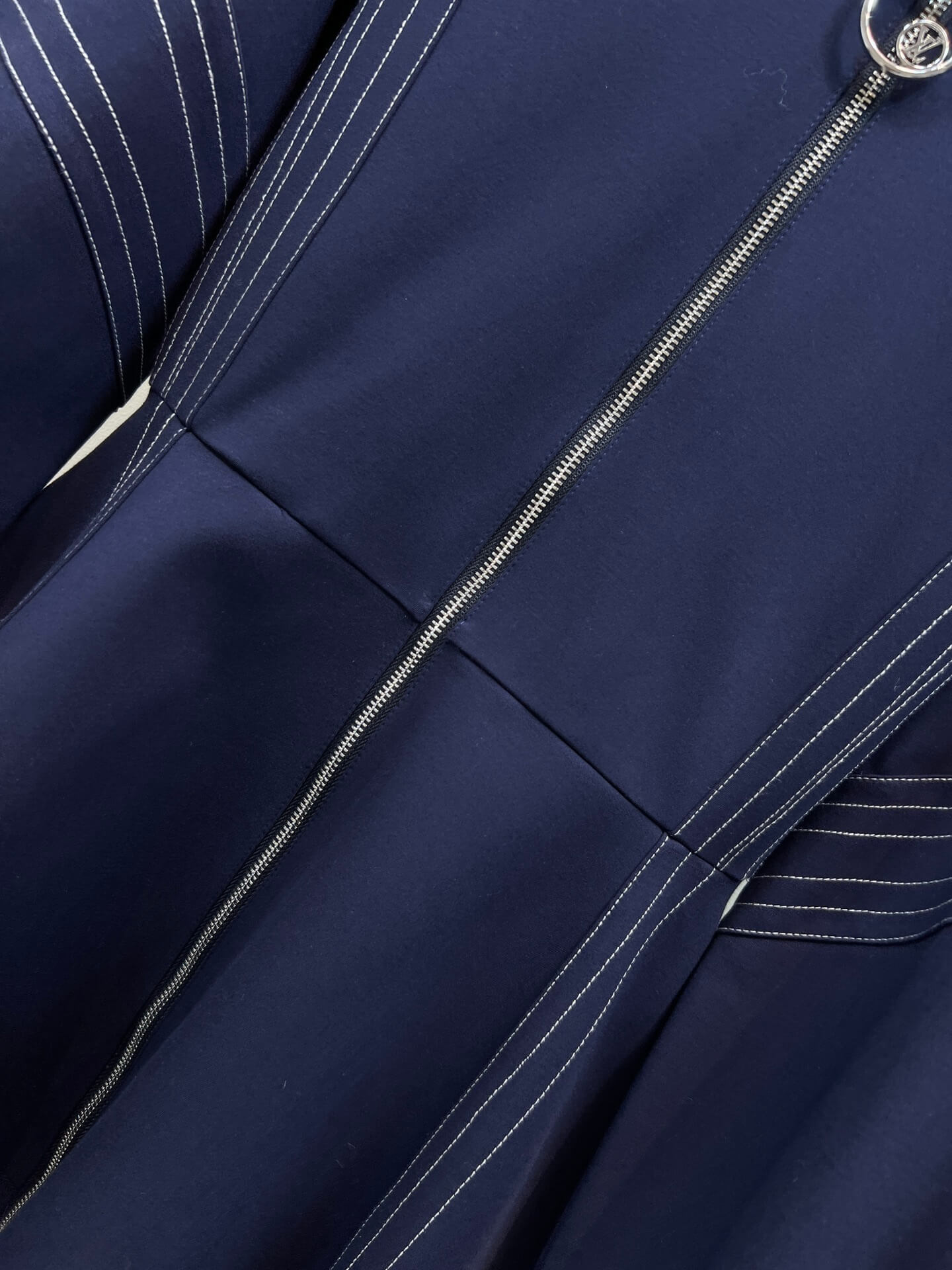 Louis Vuitton Contrast Stitch Zip-Up Hooded Parka – Navy with White Topstitch - Image 4