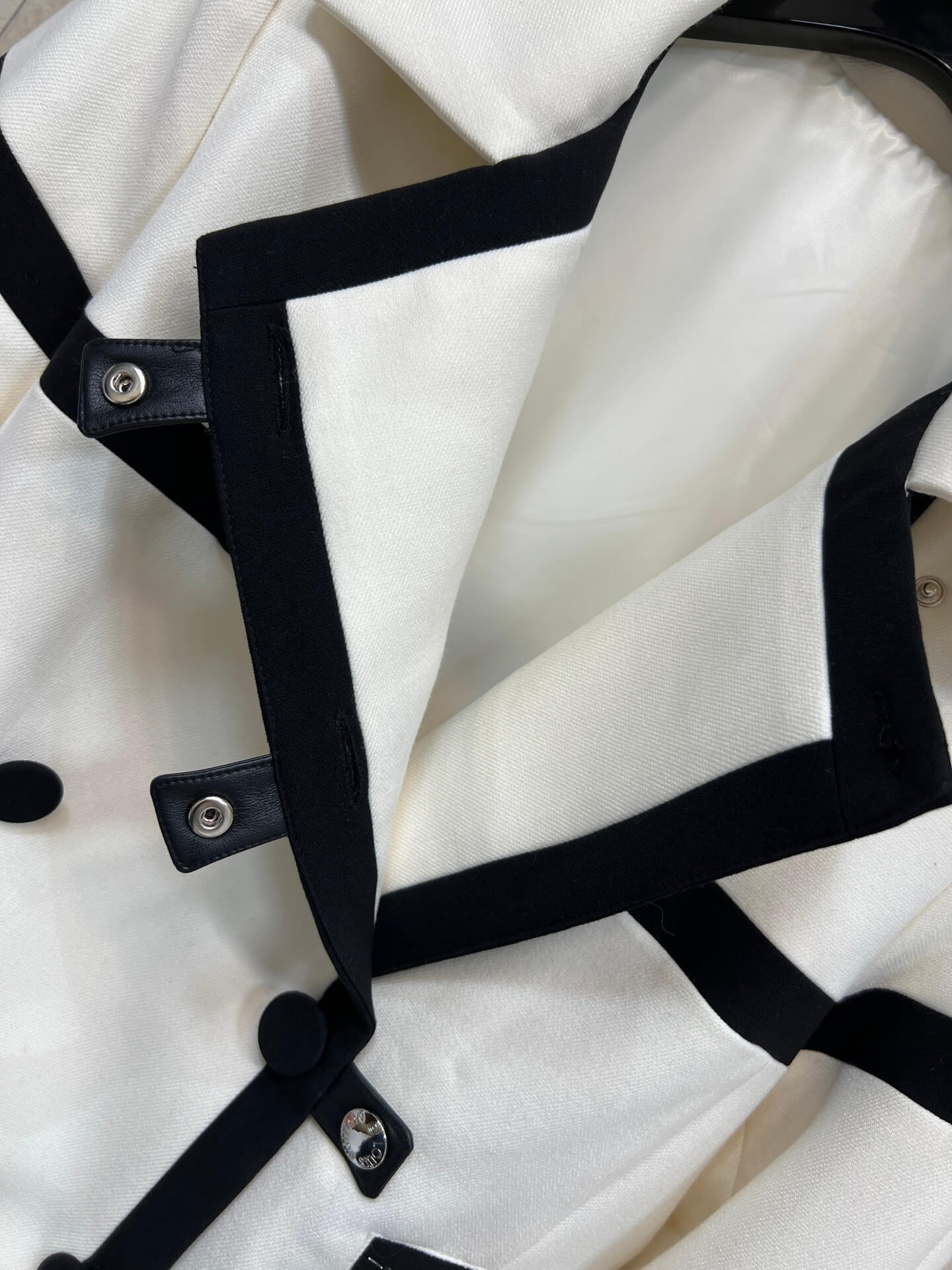 Louis Vuitton Contrast Stitch Zip-Up Hooded Parka – Navy with White Topstitch - Image 5