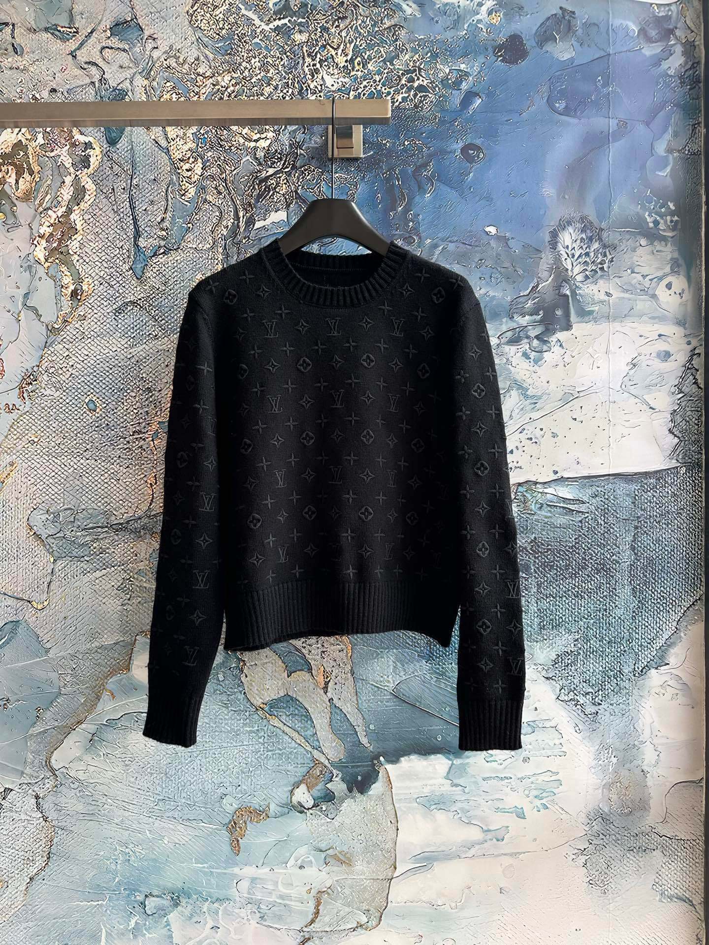 Louis Vuitton Monogram Gradient Black Crewneck Knit Sweater – Black