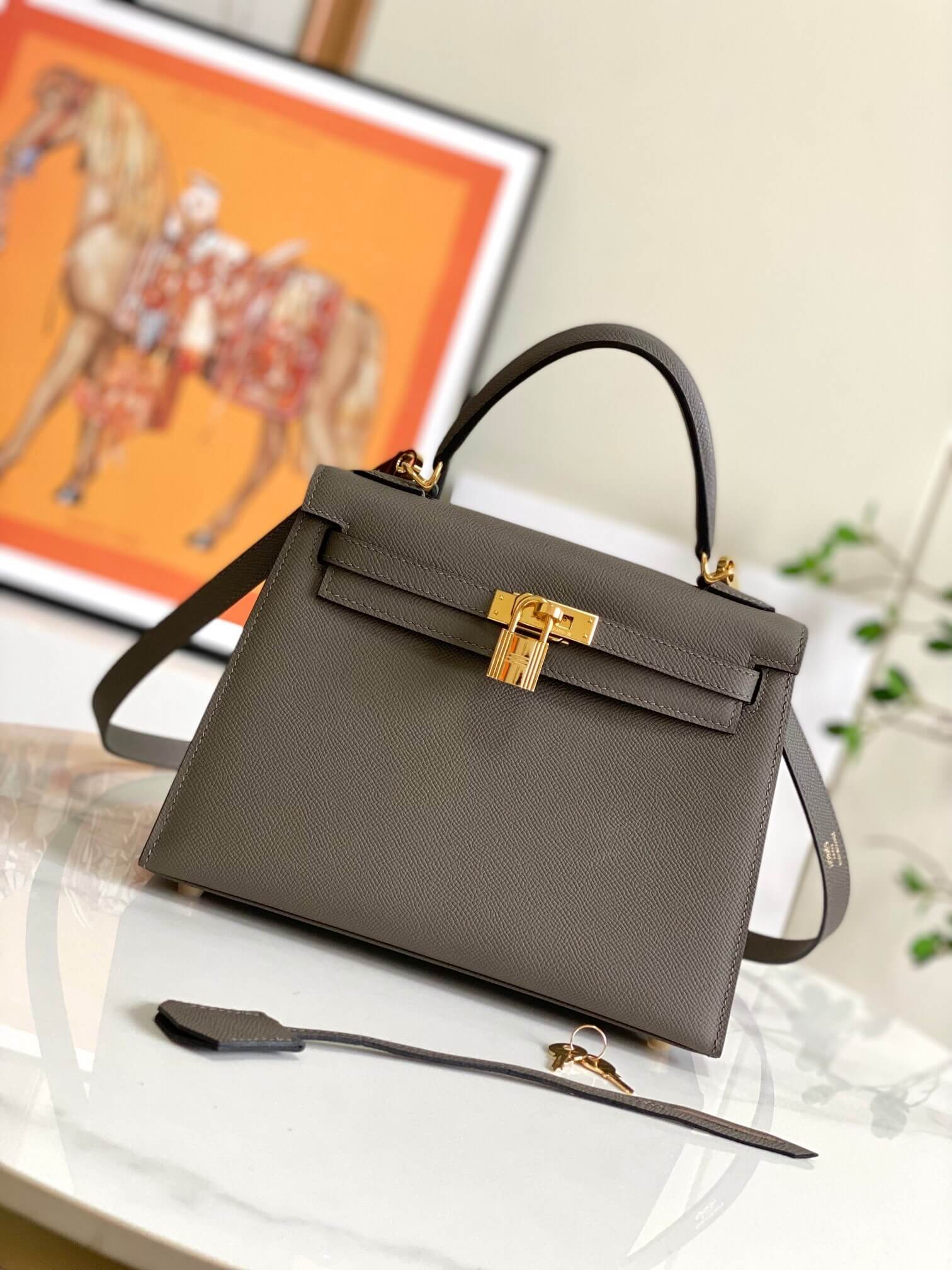 Hermès Kelly 25 Sellier Bag in Étain Epsom Leather with Gold Hardware – Grey