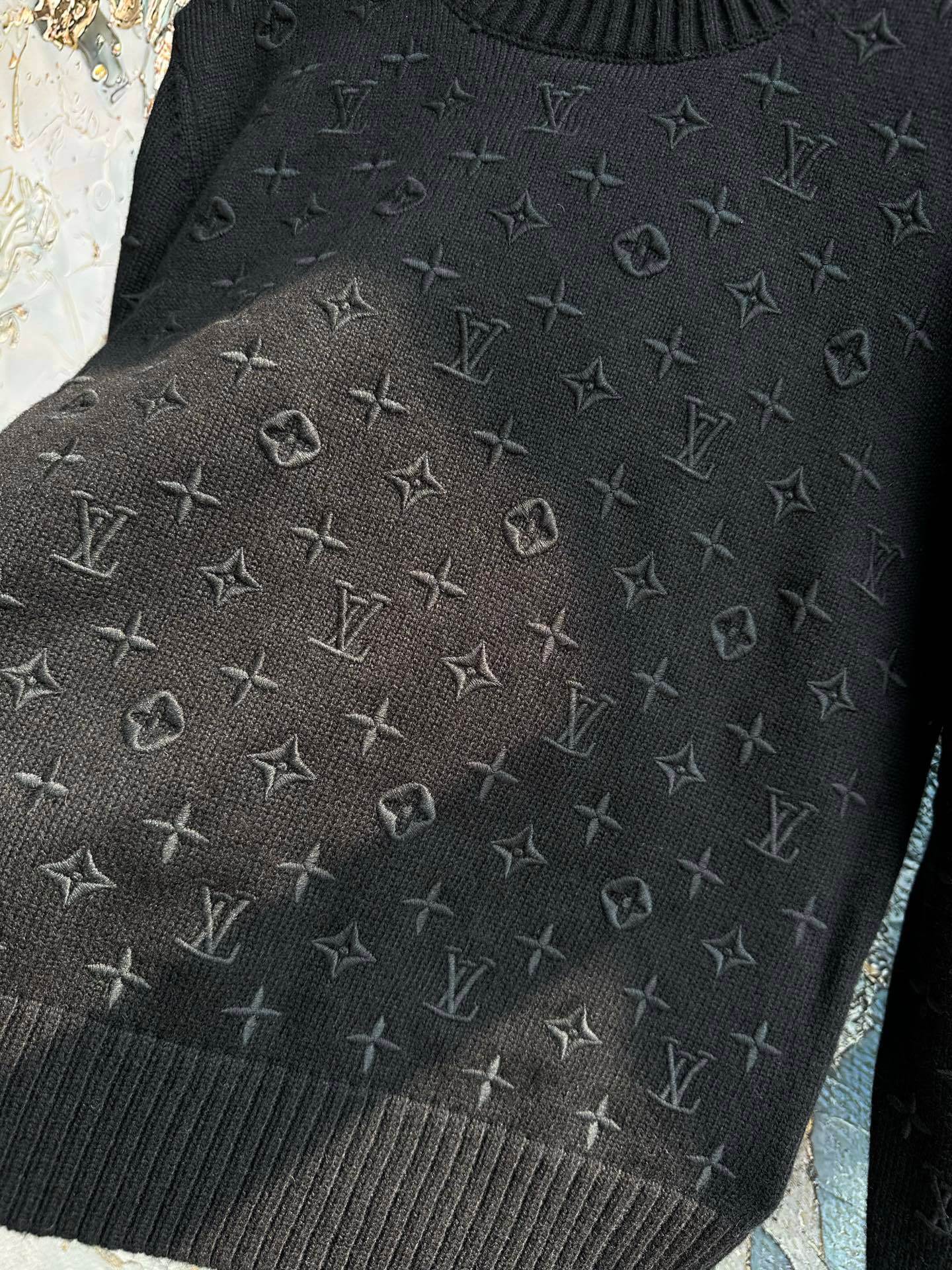 Louis Vuitton Monogram Gradient Black Crewneck Knit Sweater – Black - Image 7