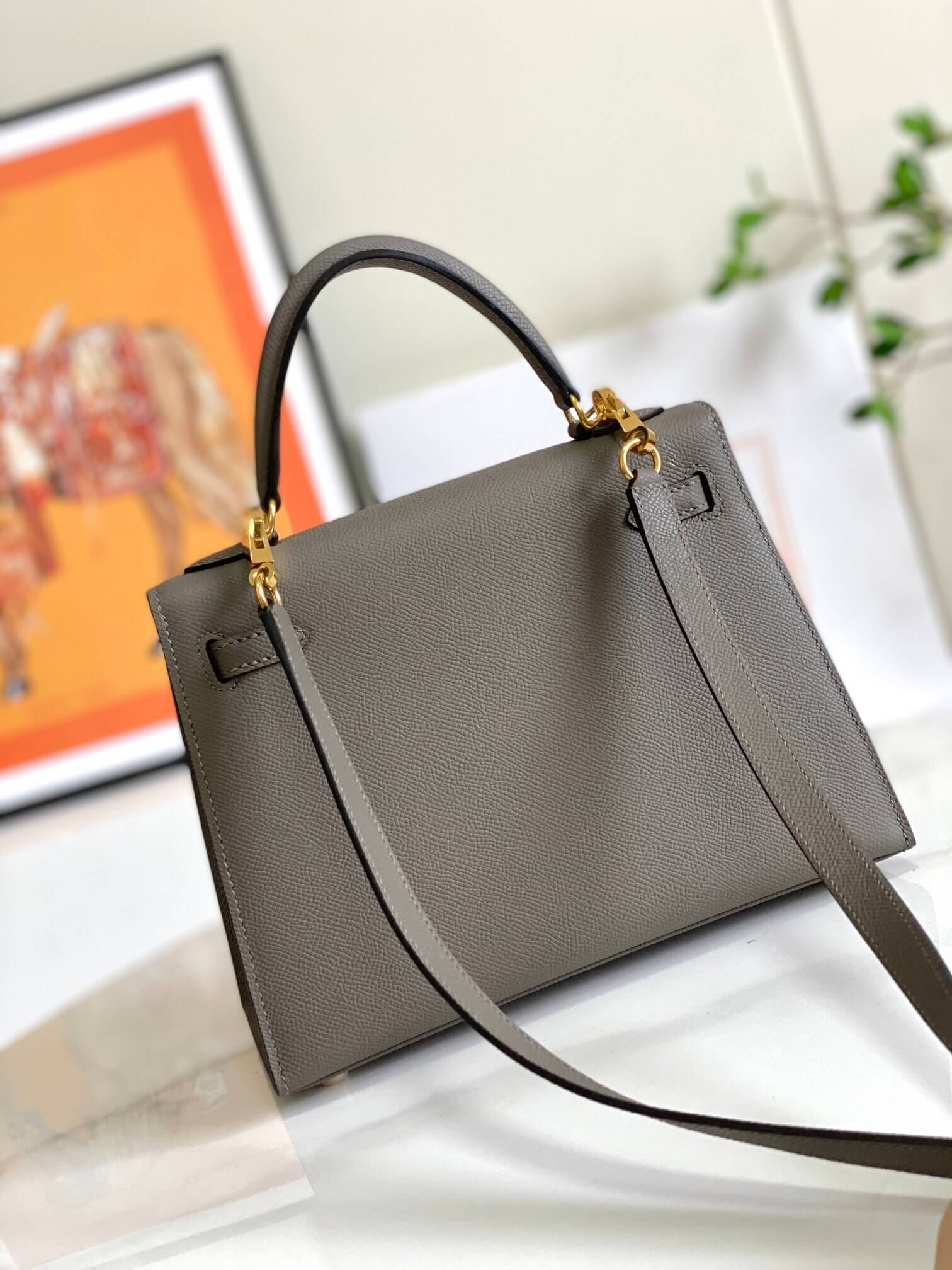 Hermès Kelly 25 Sellier Bag in Étain Epsom Leather with Gold Hardware – Grey - Image 8