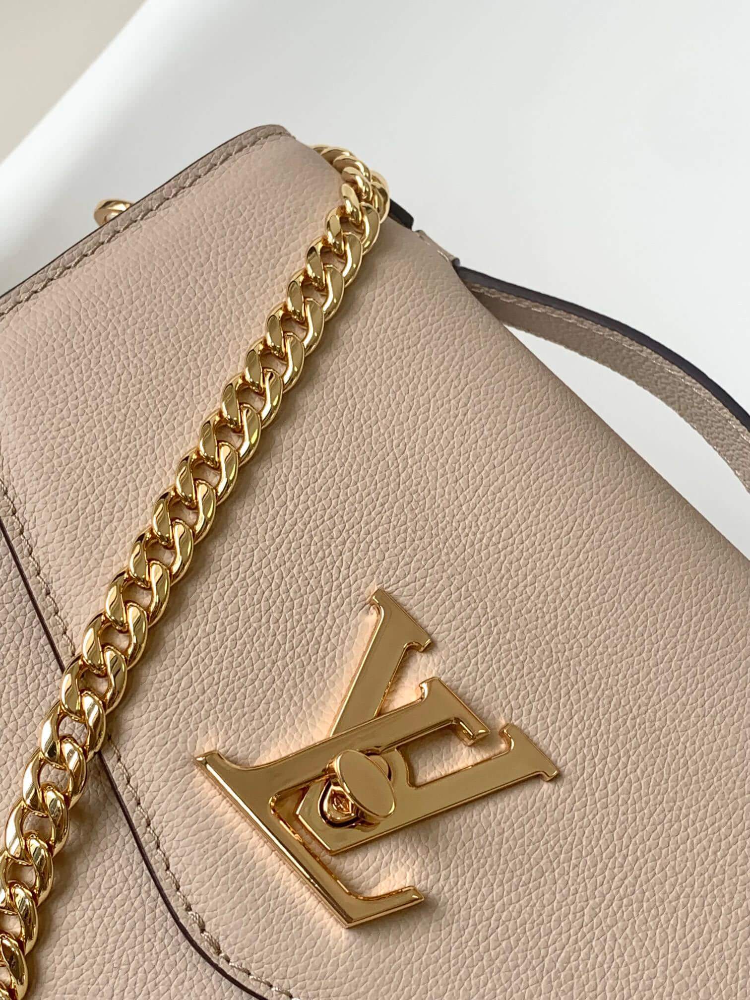 Louis Vuitton Lockmeto Chain Bag in Greige Grained Calfskin Leather - Image 6