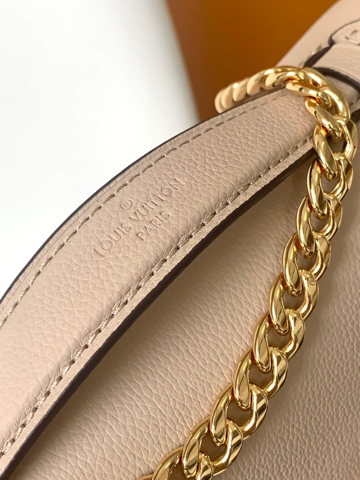 Louis Vuitton Lockmeto Chain Bag in Greige Grained Calfskin Leather - Image 4