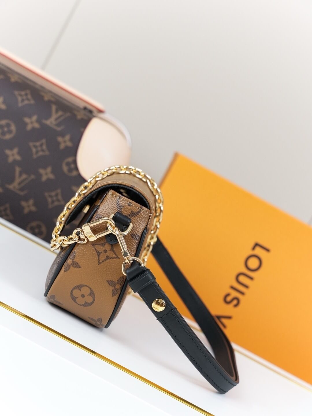 Louis Vuitton Wallet On Chain Ivy, Monogram & Monogram Reverse Canvas - Image 3
