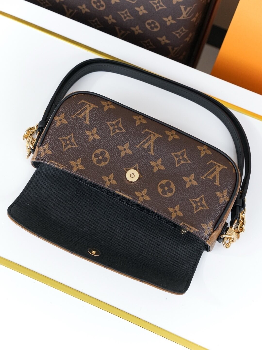Louis Vuitton Wallet On Chain Ivy, Monogram & Monogram Reverse Canvas - Image 7