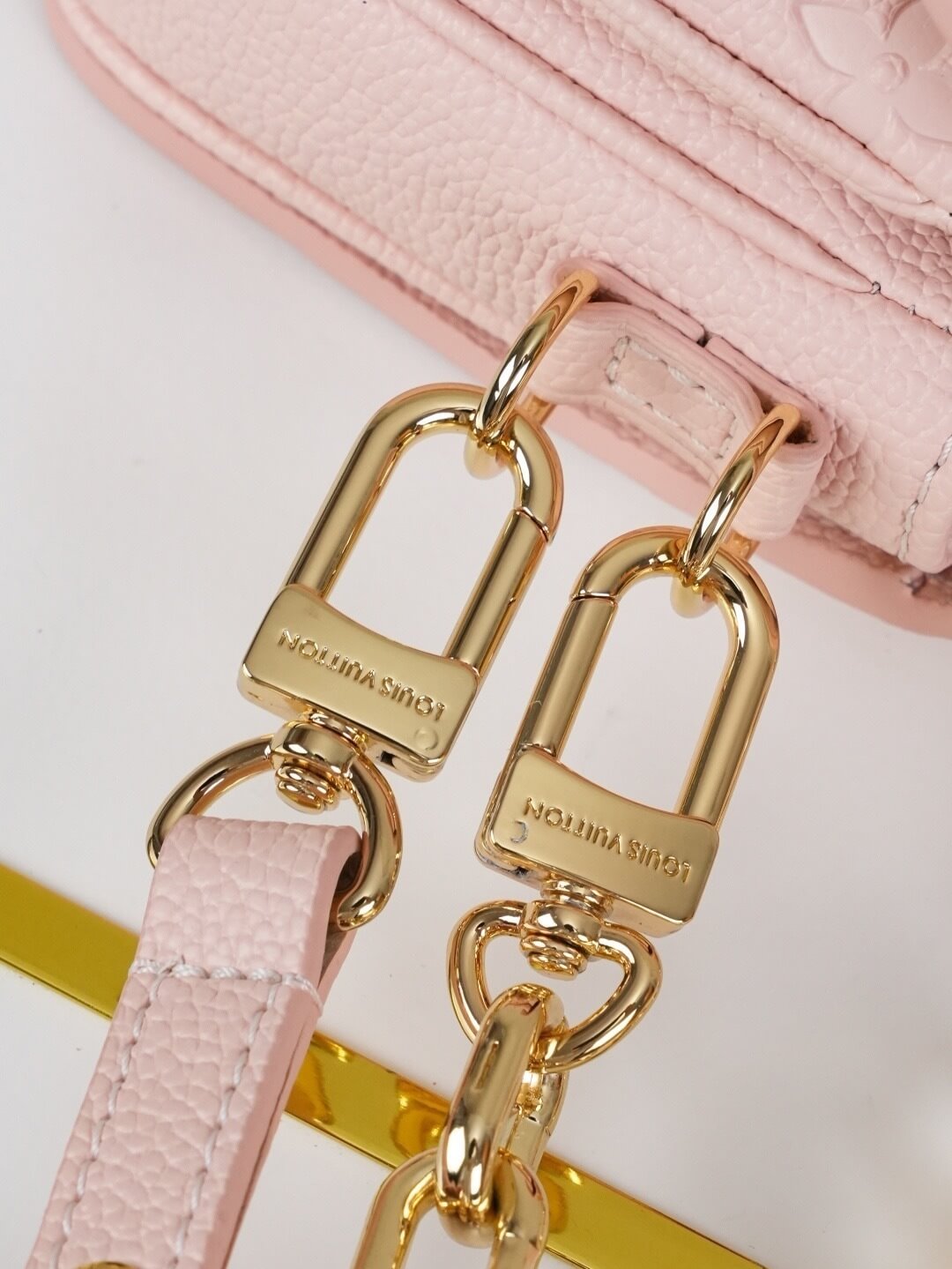 Louis Vuitton Pochette Métis East West bag in Rose Trianon Monogram Empreinte Leather with Gold Hardware - Image 7