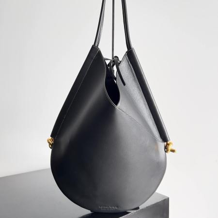 Bottega Veneta Sardine Medium Leather Hobo Bag – Black