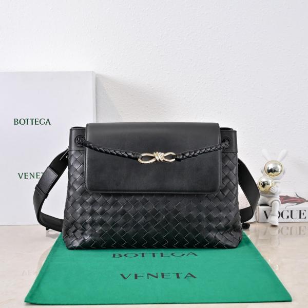 Bottega Veneta Andiamo Medium Intrecciato Leather Shoulder Bag – Black