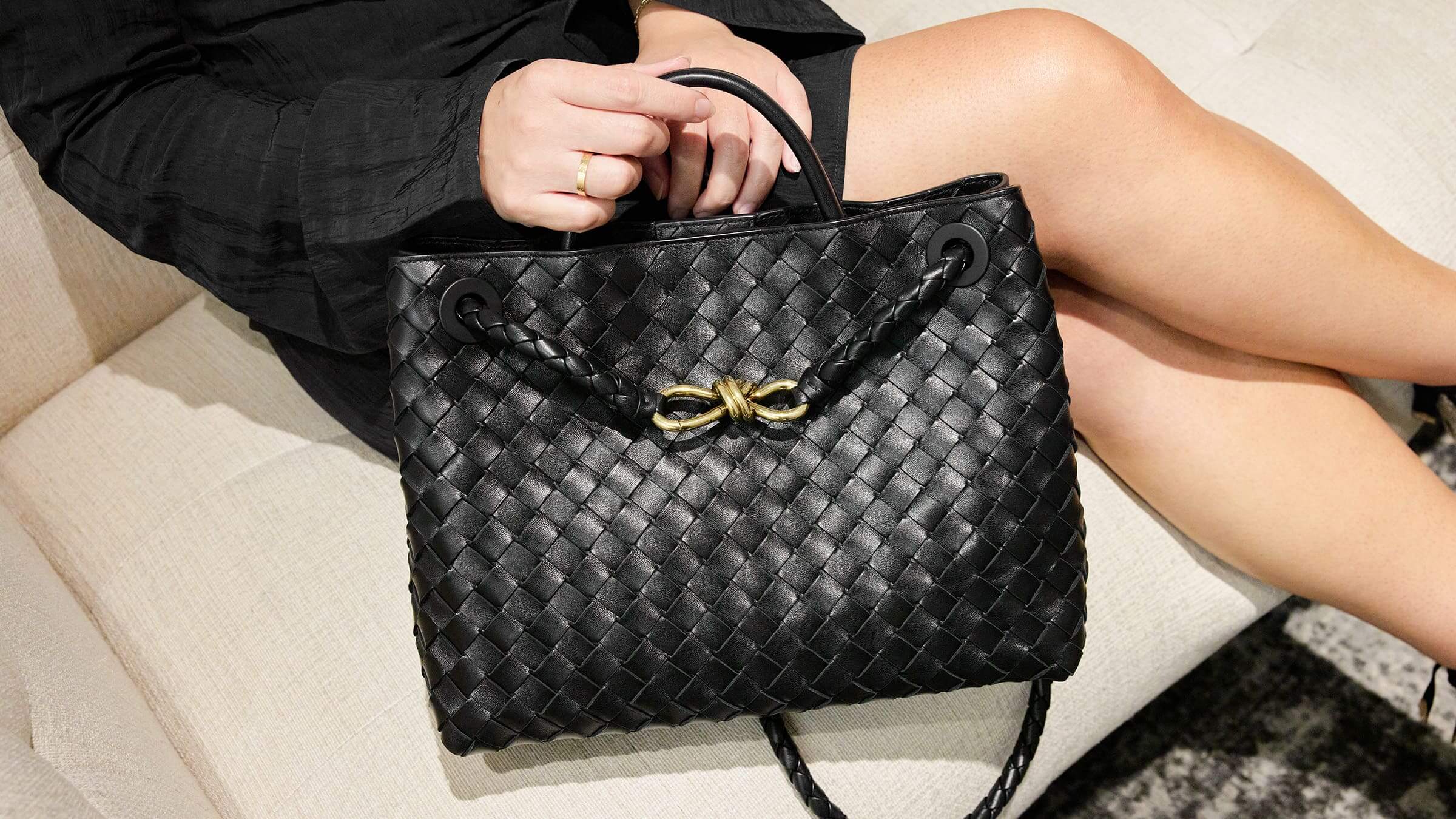 The Bottega Blueprint: Why the “Quiet Luxury” Icon is Dominating 2026.