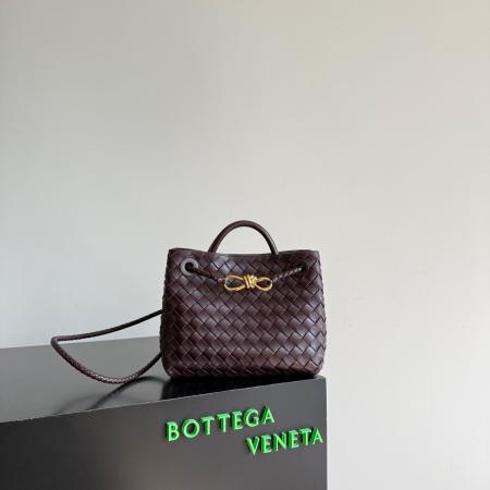 Bottega Veneta Small Andiamo Intrecciato Leather Tote Bag in Barolo with Gold-Tone Knot Detail