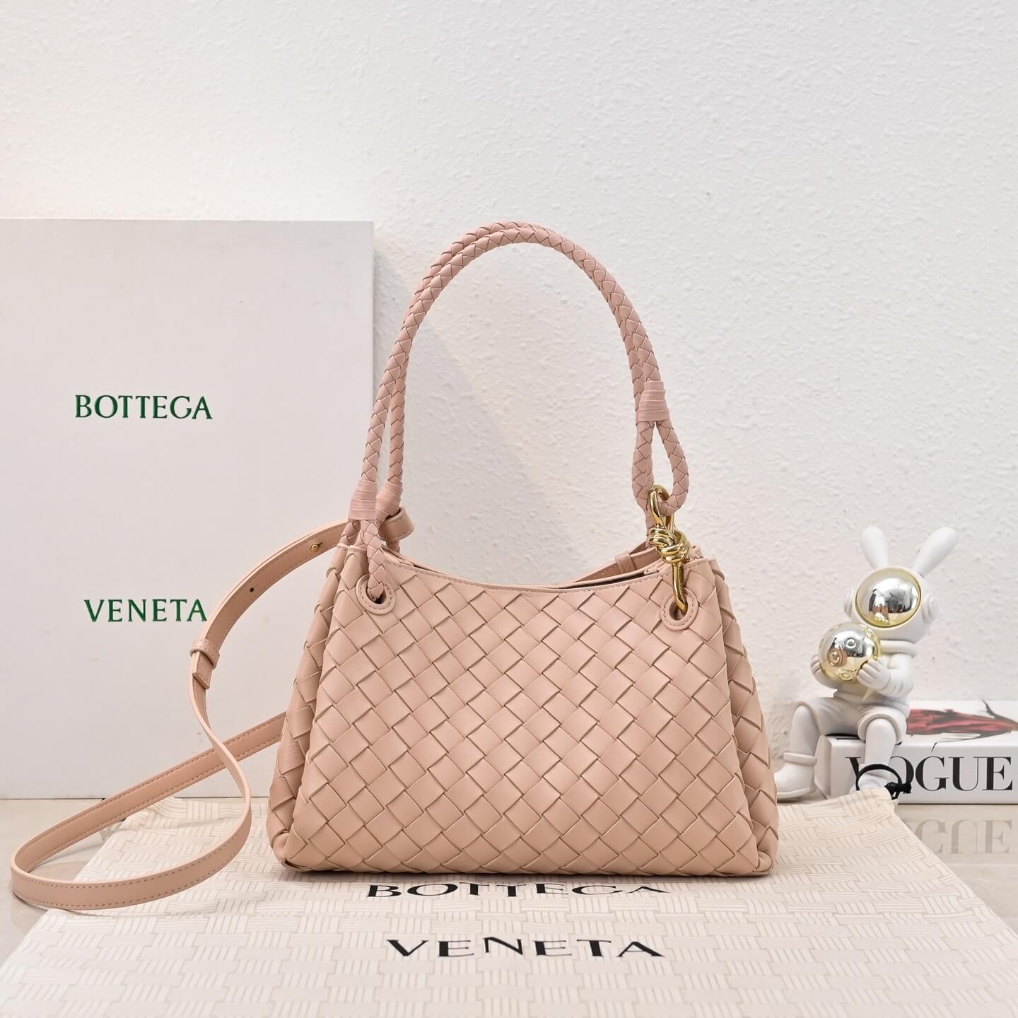 Bottega Veneta Intrecciato Leather Small Wallace Tote Bag in Porridge. - Image 2