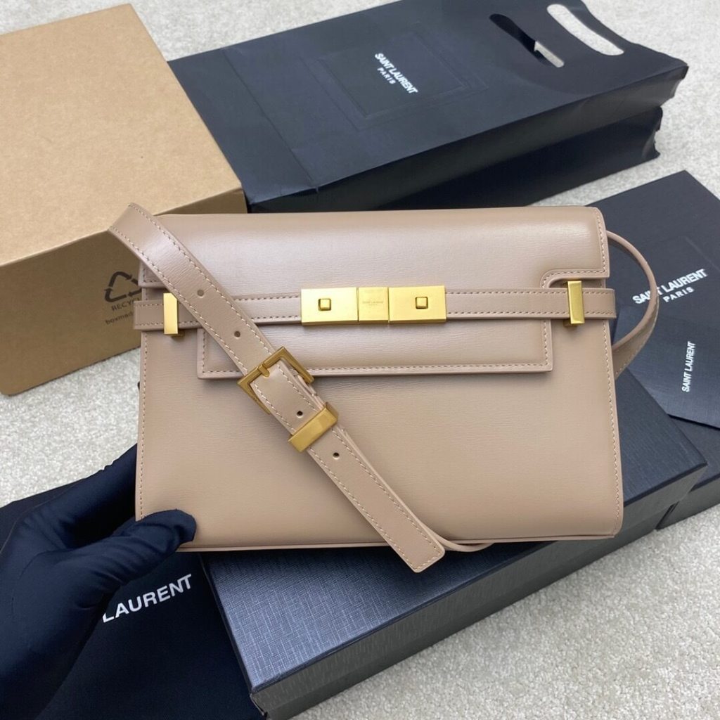 Saint Laurent Manhattan Shoulder Bag in Beige Box Saint Laurent Leather