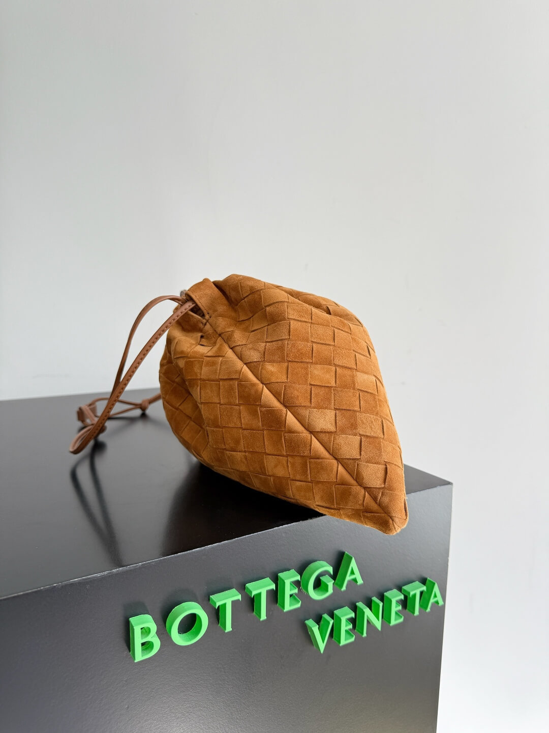Bottega Veneta Small Intrecciato Suede Pouch Shoulder Bag – Caramel - Image 7