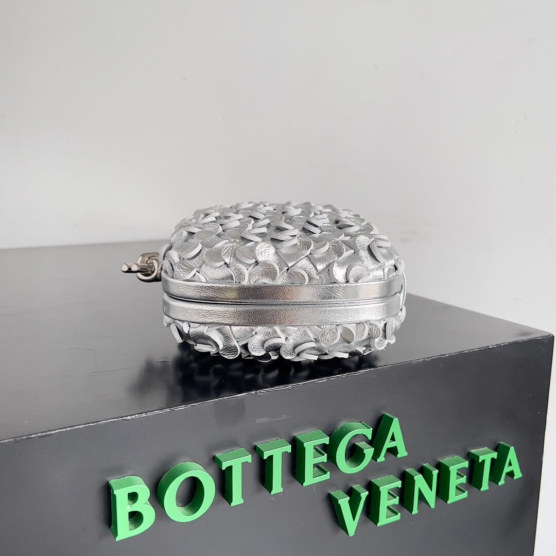 Bottega Veneta Silver Intrecciato Foulard Scaled Leather Knot Minaudière Clutch - Image 8