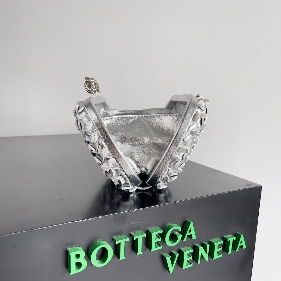 Bottega Veneta Silver Intrecciato Foulard Scaled Leather Knot Minaudière Clutch - Image 2