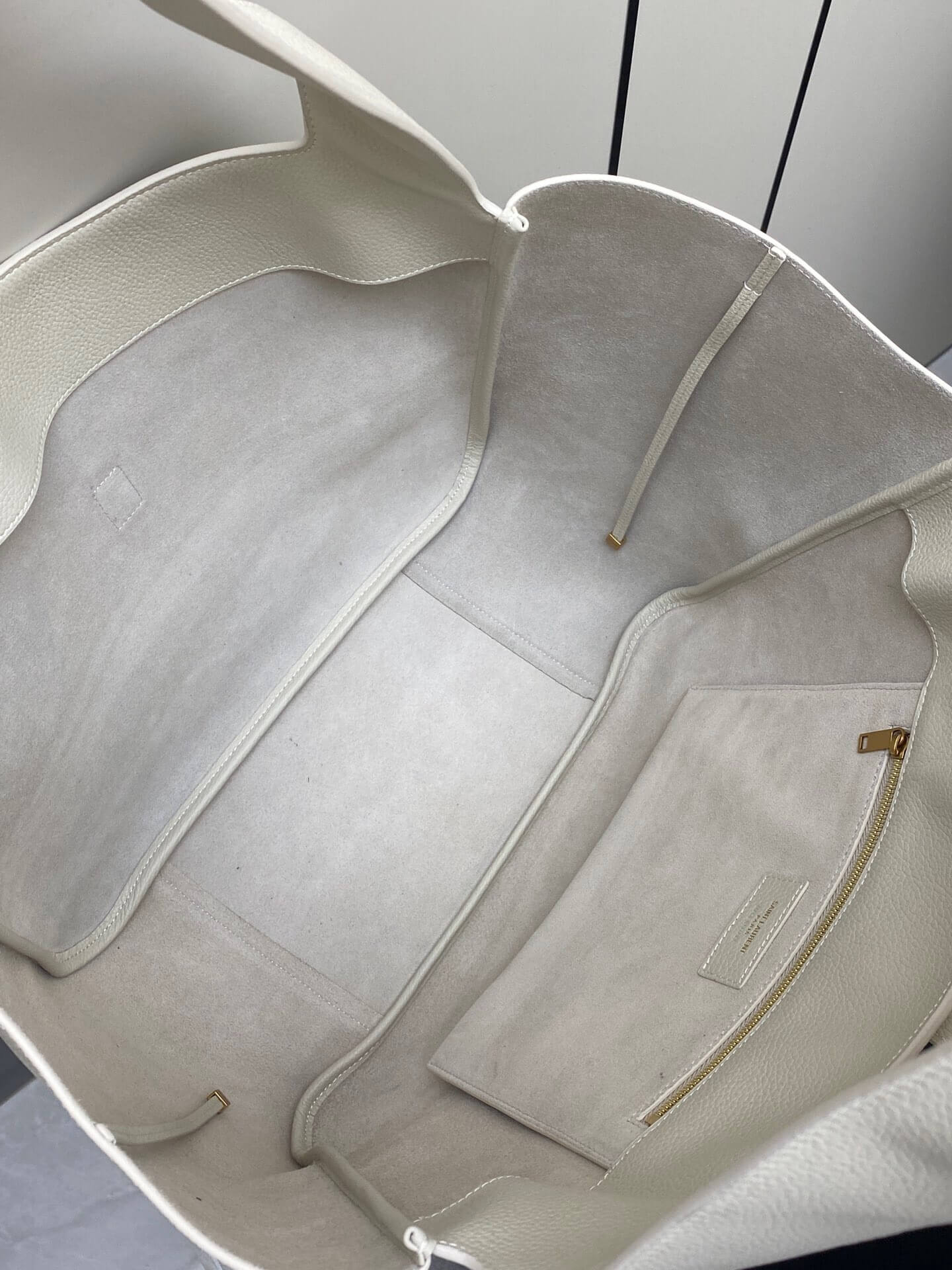 Saint Laurent LE 5 À 7 Large Soft Hobo Bag – Grained Leather in Ivory - Image 4