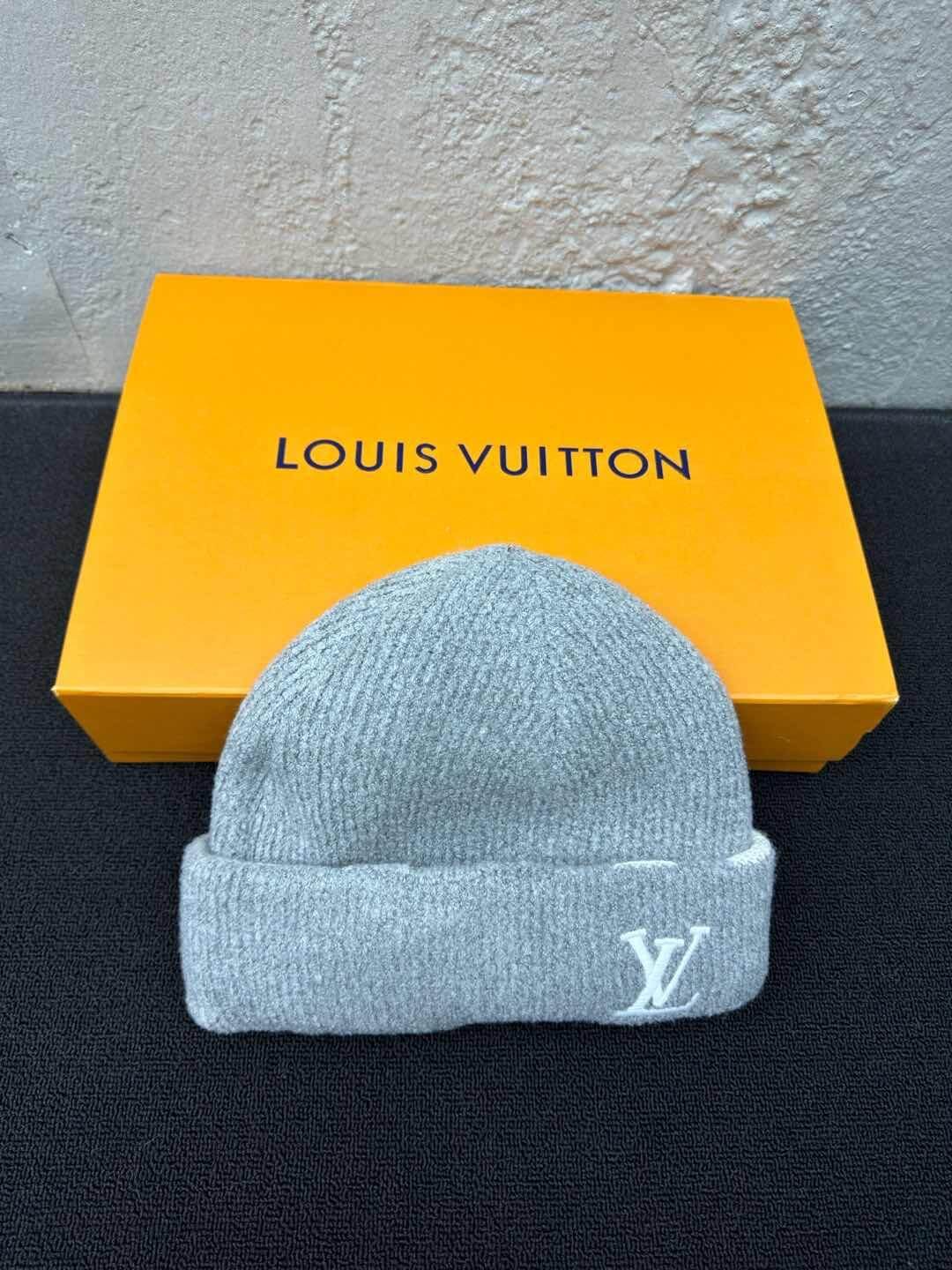 Louis Vuitton Damier Knit Beanie - Image 4
