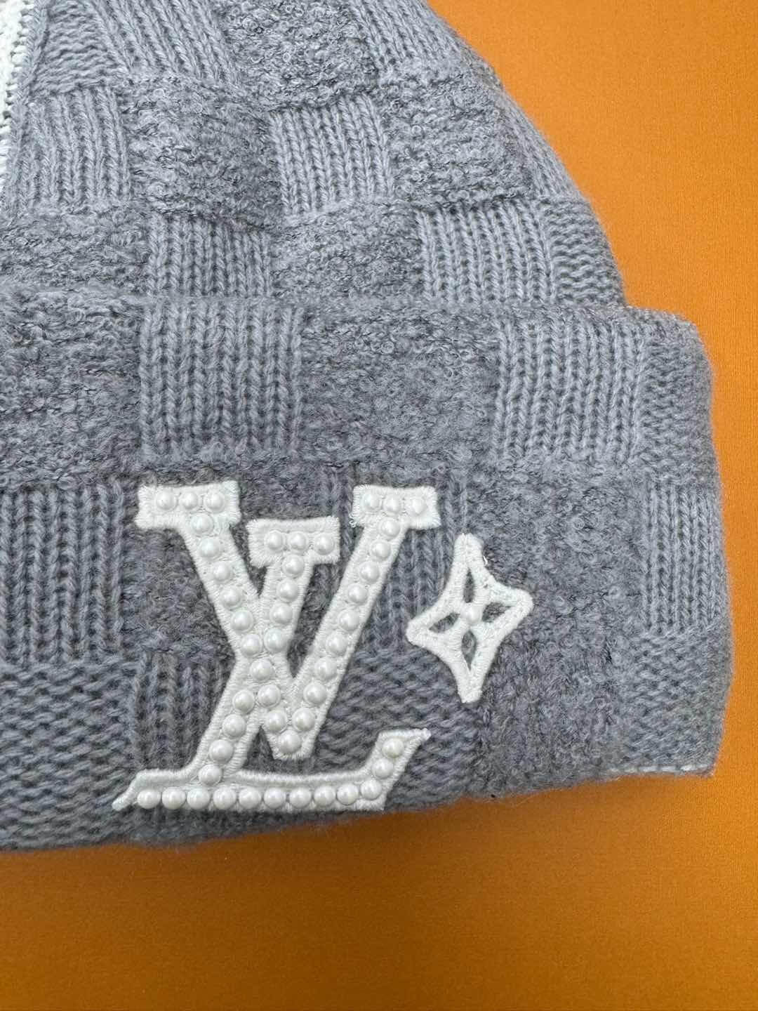 Louis Vuitton Damier Knit Beanie - Image 2
