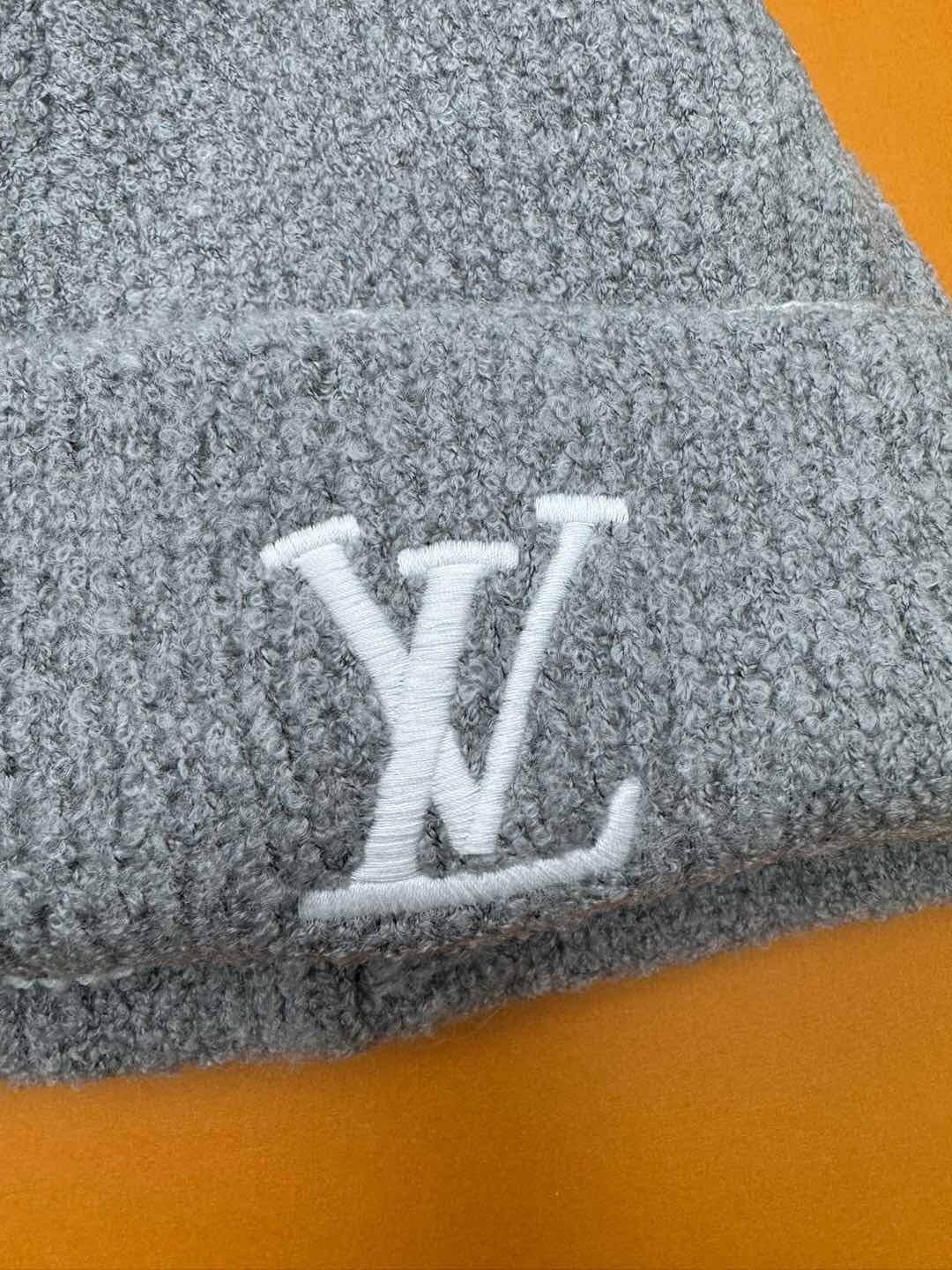 Louis Vuitton Damier Knit Beanie - Image 3