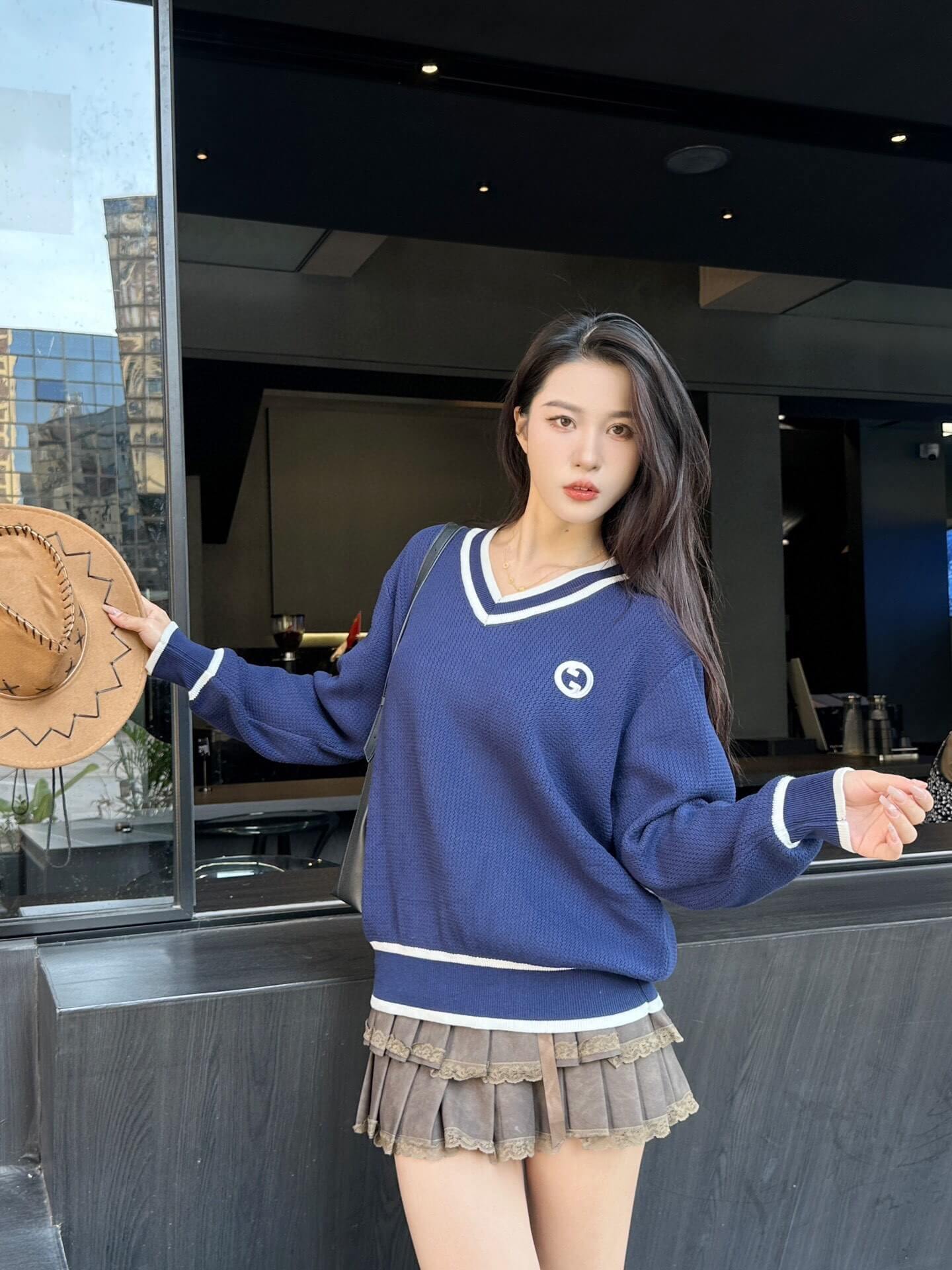 Gucci Double G Embroidered Striped V-Neck Knit Sweater – Navy & White - Image 2