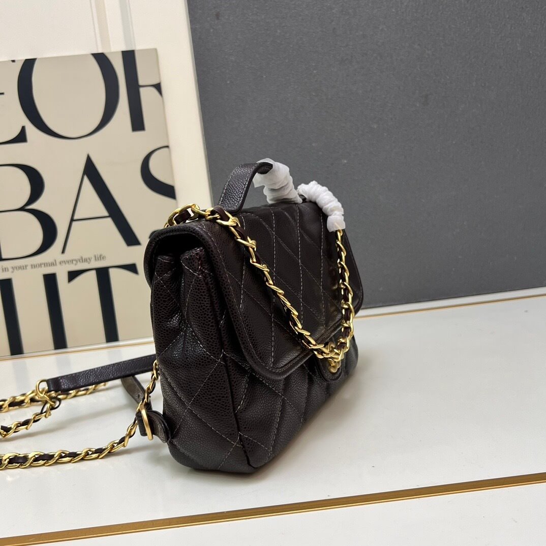 Chanel Quilted Caviar Small Trendy CC Flap Bag with Top Handle and Gold-Tone Chain. - Image 5