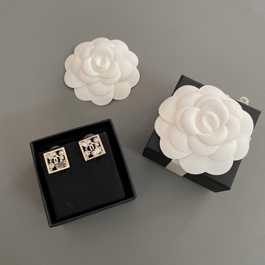 Chanel Square CC Stud Earrings in Gold with Crystal & Pearl Accents - Image 3
