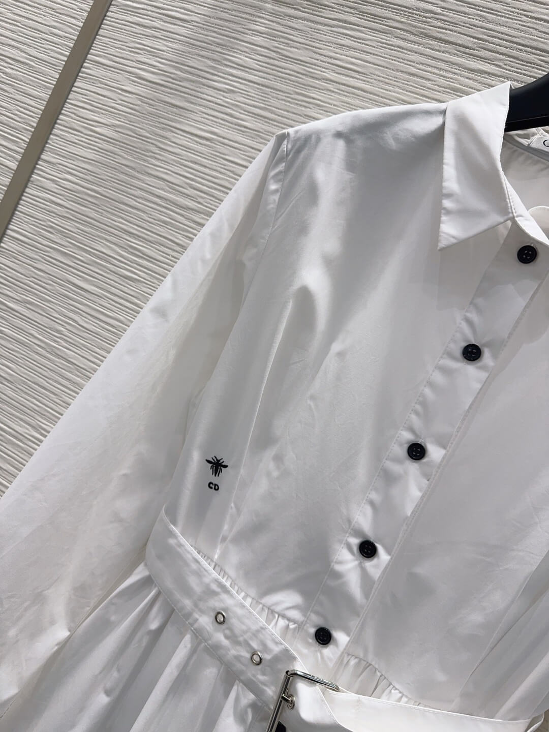 Christian Dior Cotton Poplin Belted Midi Shirt Dress with Bee Embroidery – White - Image 9