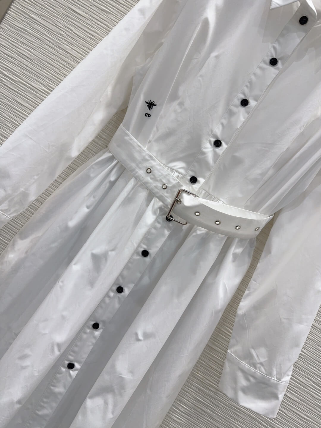 Christian Dior Cotton Poplin Belted Midi Shirt Dress with Bee Embroidery – White - Image 2