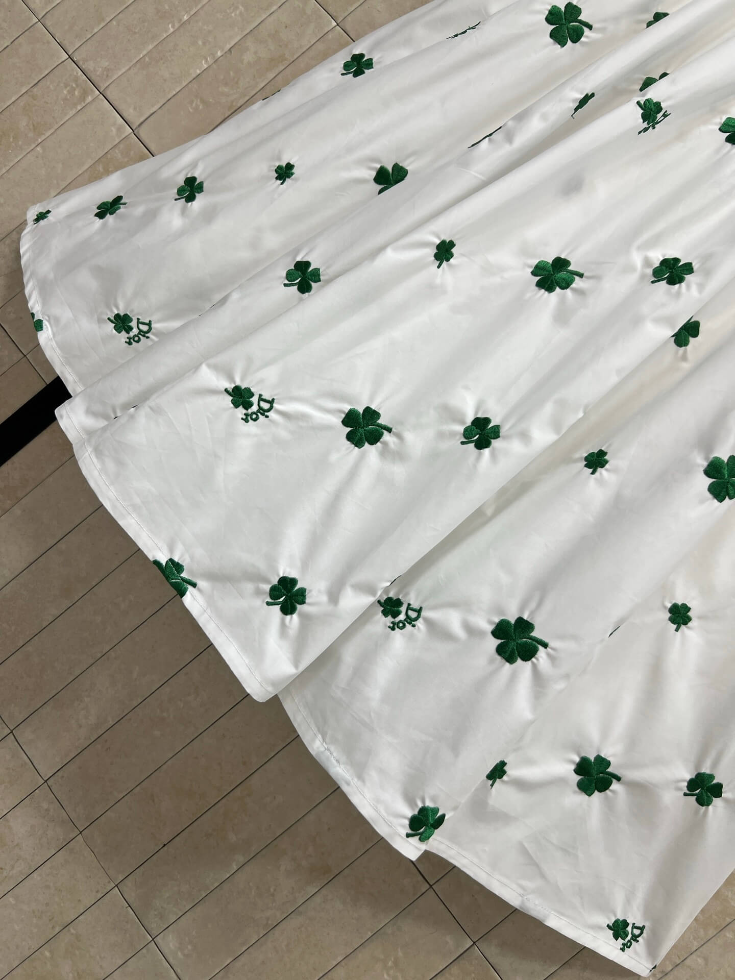 Christian Dior Lucky Clover & Logo Embroidered Cotton Poplin Midi Skirt – White - Image 3