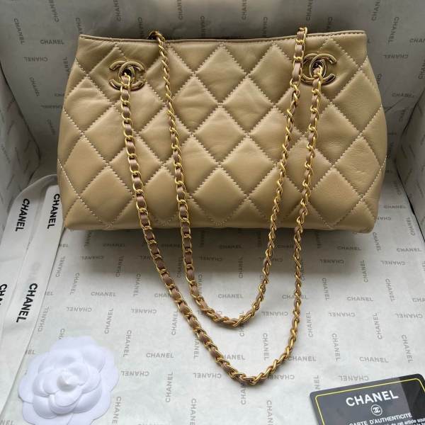 Chanel Beige Quilted Lambskin Medium CC Delivery Tote Bag (Gold Hardware)