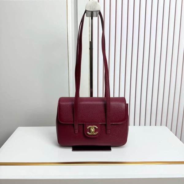 Chanel White Quilted Lambskin Medium CC Delivery Tote Bag (Gold Hardware)
