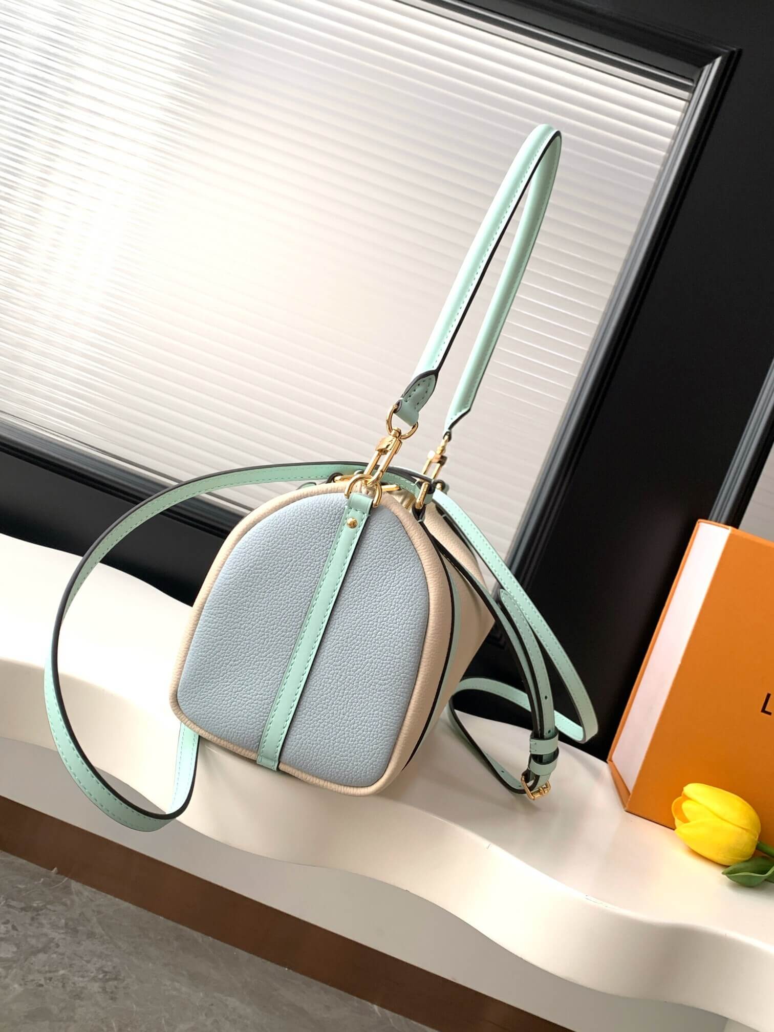 Louis Vuitton CarryAll Cargo PM Empreinte Leather Cream and Menthe Hobo Bag - Image 2