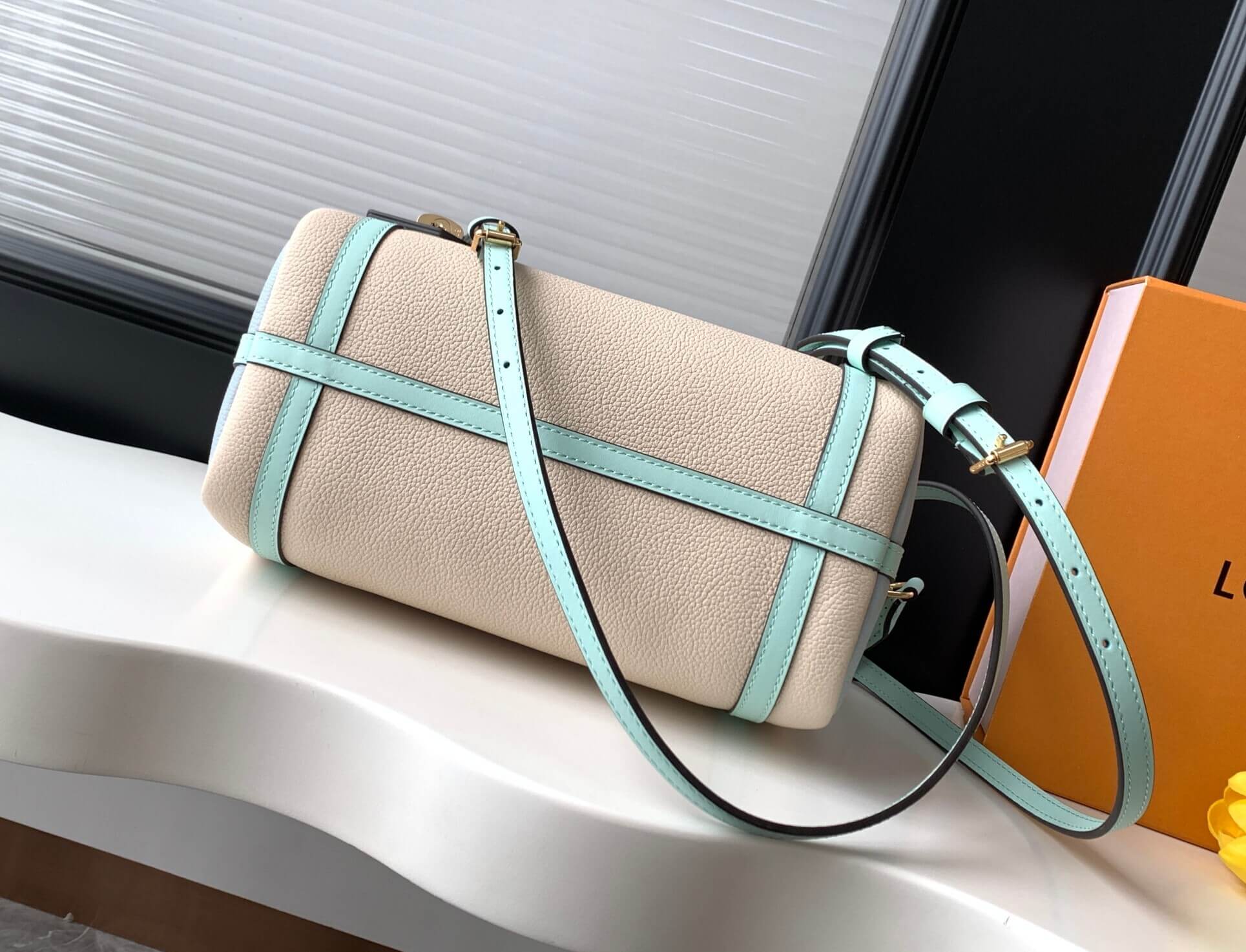 Louis Vuitton CarryAll Cargo PM Empreinte Leather Cream and Menthe Hobo Bag - Image 4