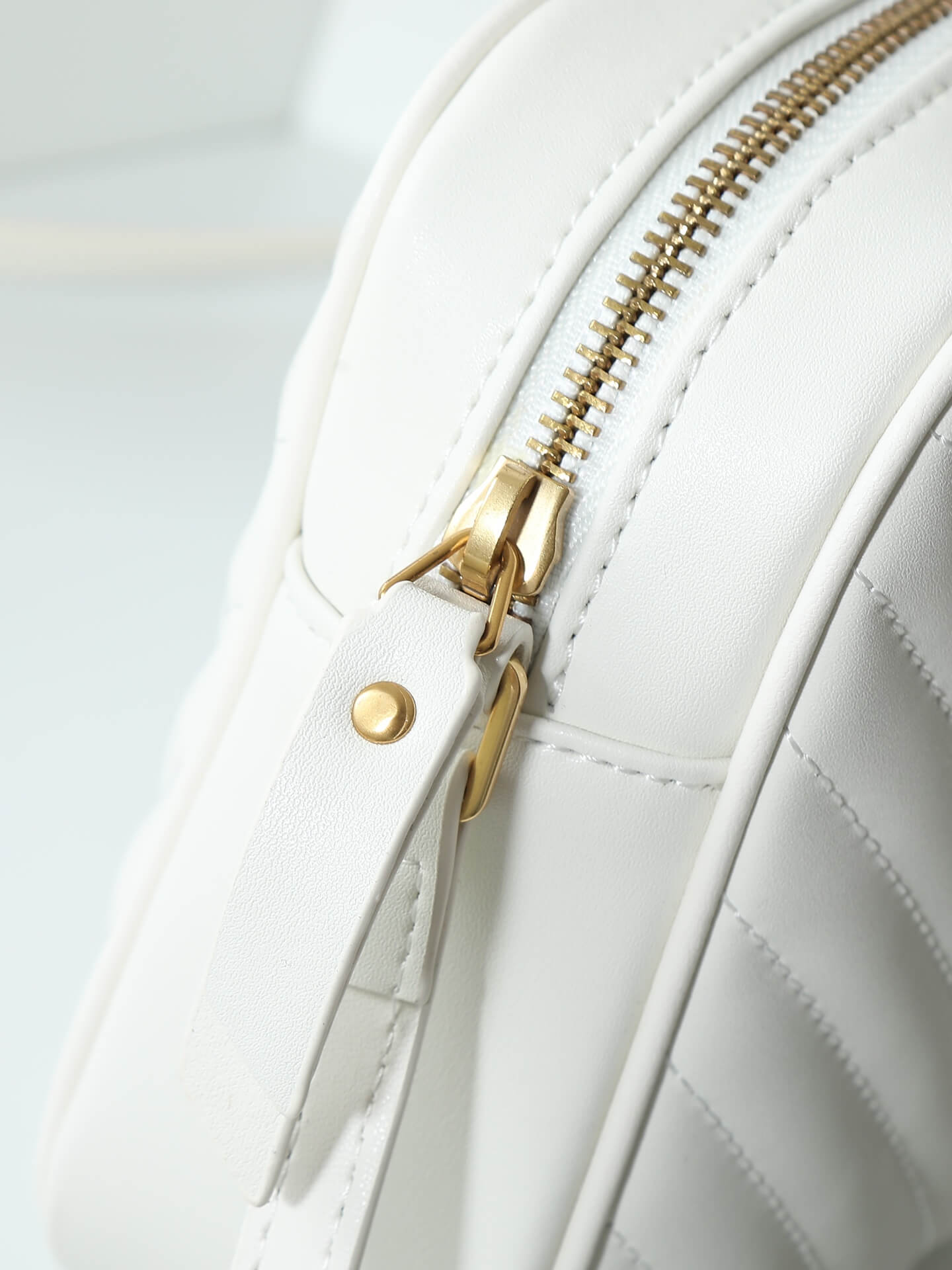 Saint Laurent Lou Medium Camera Bag White Quilted Leather - Image 5