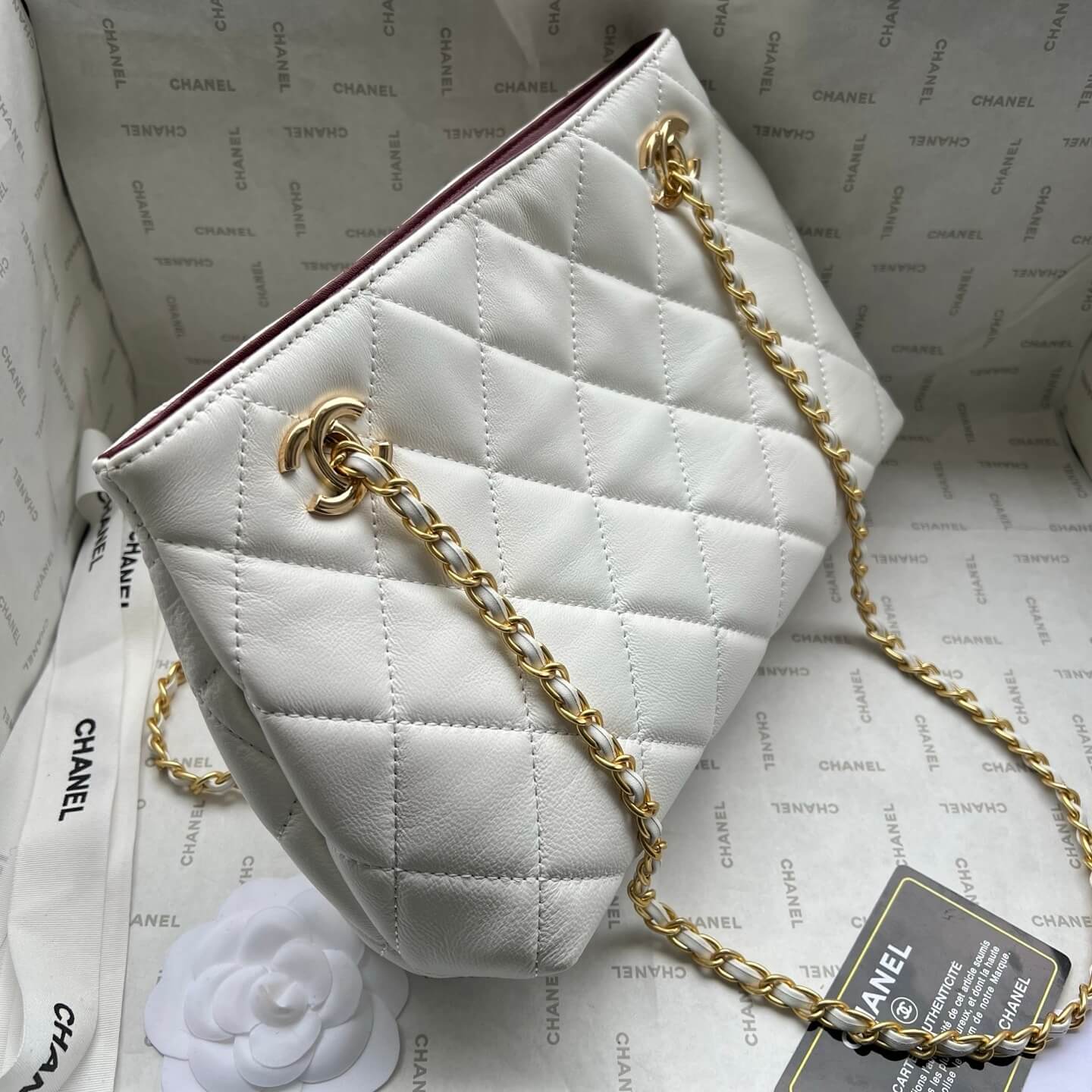 Chanel White Quilted Lambskin Medium CC Delivery Tote Bag (Gold Hardware) - Image 3