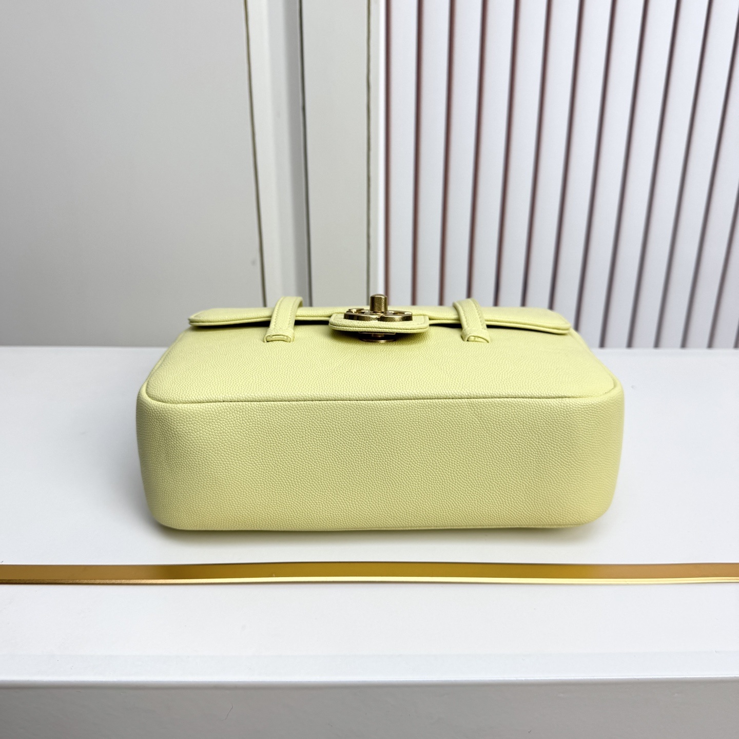 Vintage Chanel Light Yellow Caviar Leather CC Logo Turnlock Shoulder Bag - Image 5
