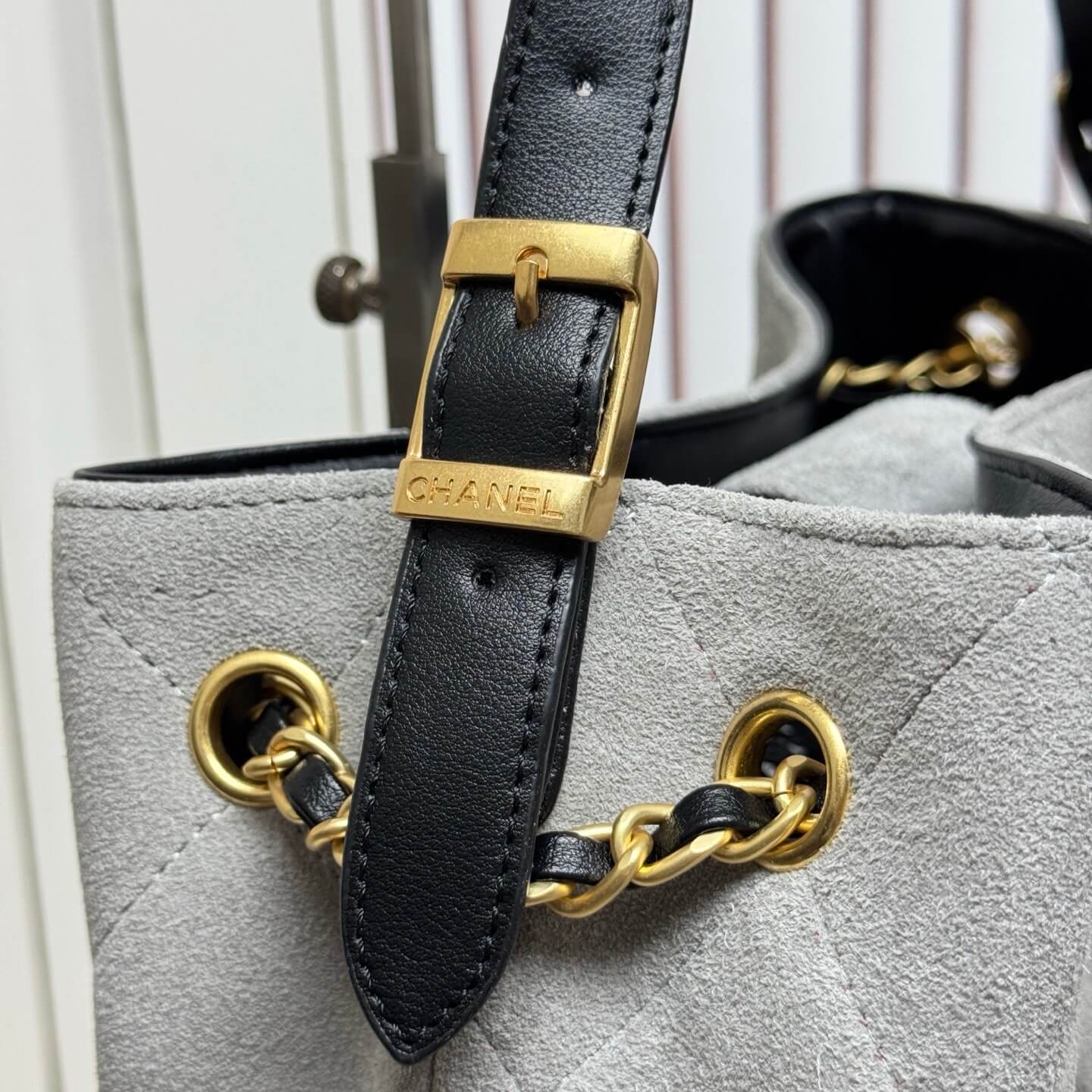 Chanel Gabrielle Large Hobo Bag in Two-Tone Quilted Suede and Calfskin - Image 5