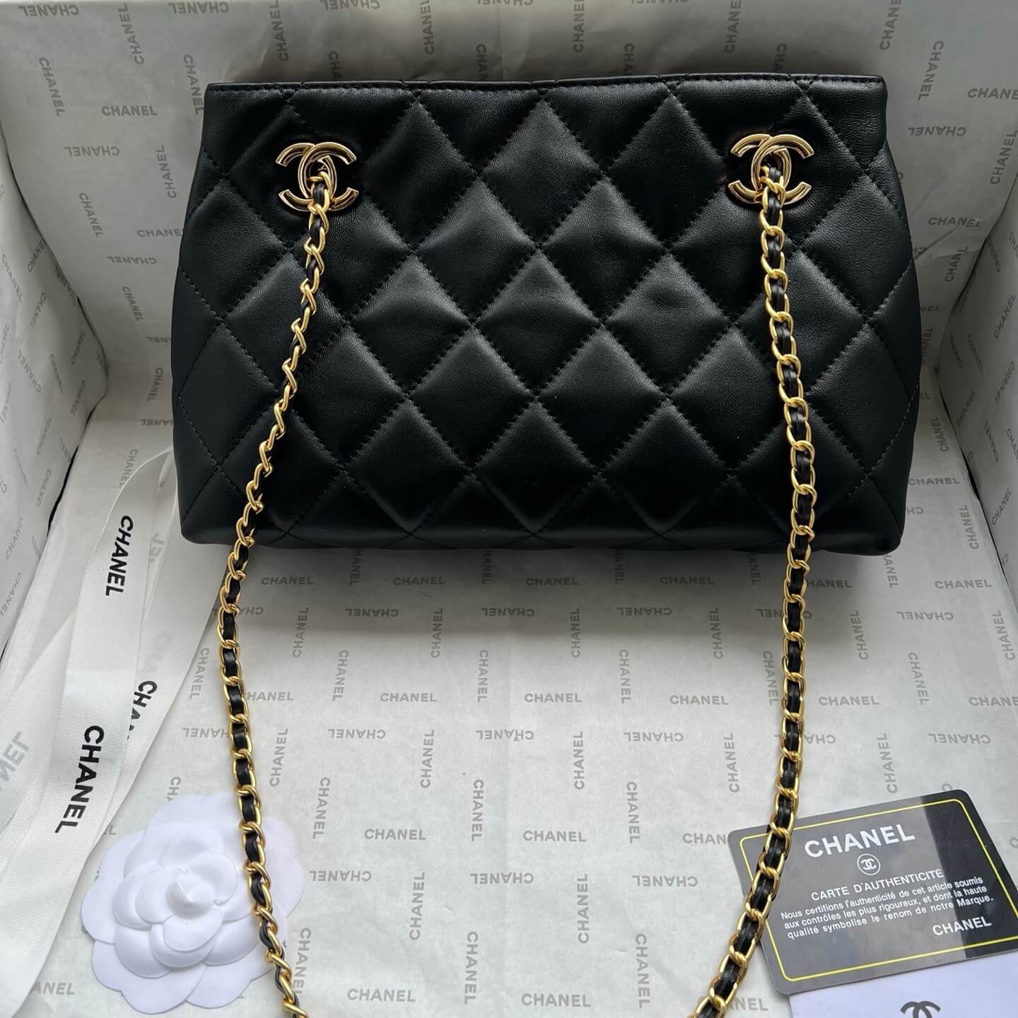 Chanel Black Quilted Lambskin Medium CC Delivery Tote Bag (Gold Hardware) - Image 6