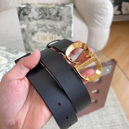 Dior 30 Montaigne Reversible Belt Black Smooth Calfskin with Gold-Finish Buckle - Image 2