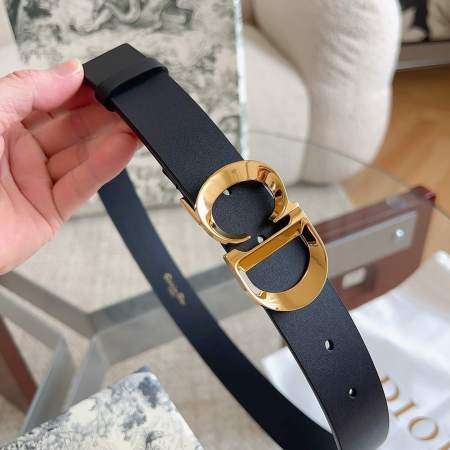 Dior 30 Montaigne Reversible Belt Black Smooth Calfskin with Gold-Finish Buckle - Image 3
