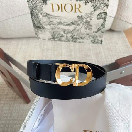 Dior 30 Montaigne Reversible Belt Black Smooth Calfskin with Gold-Finish Buckle - Image 5