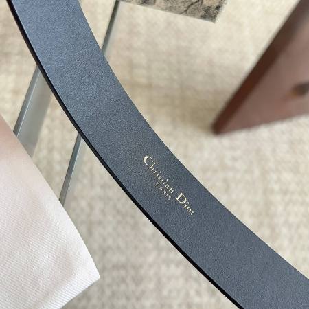 Dior 30 Montaigne Reversible Belt Black Smooth Calfskin with Gold-Finish Buckle - Image 9