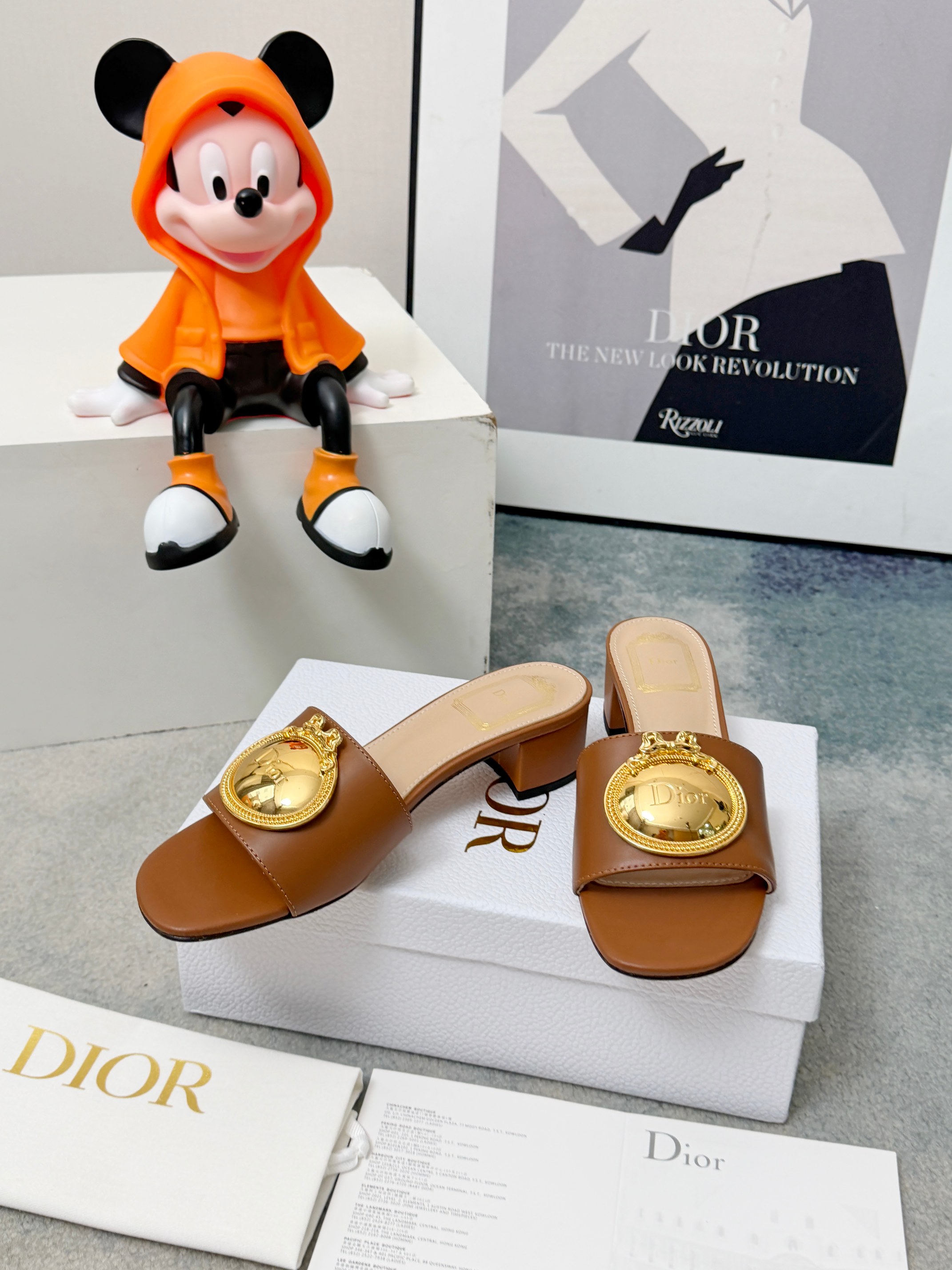Dior Brown Lambskin Médaillon Buckle Heeled Slide - Image 4
