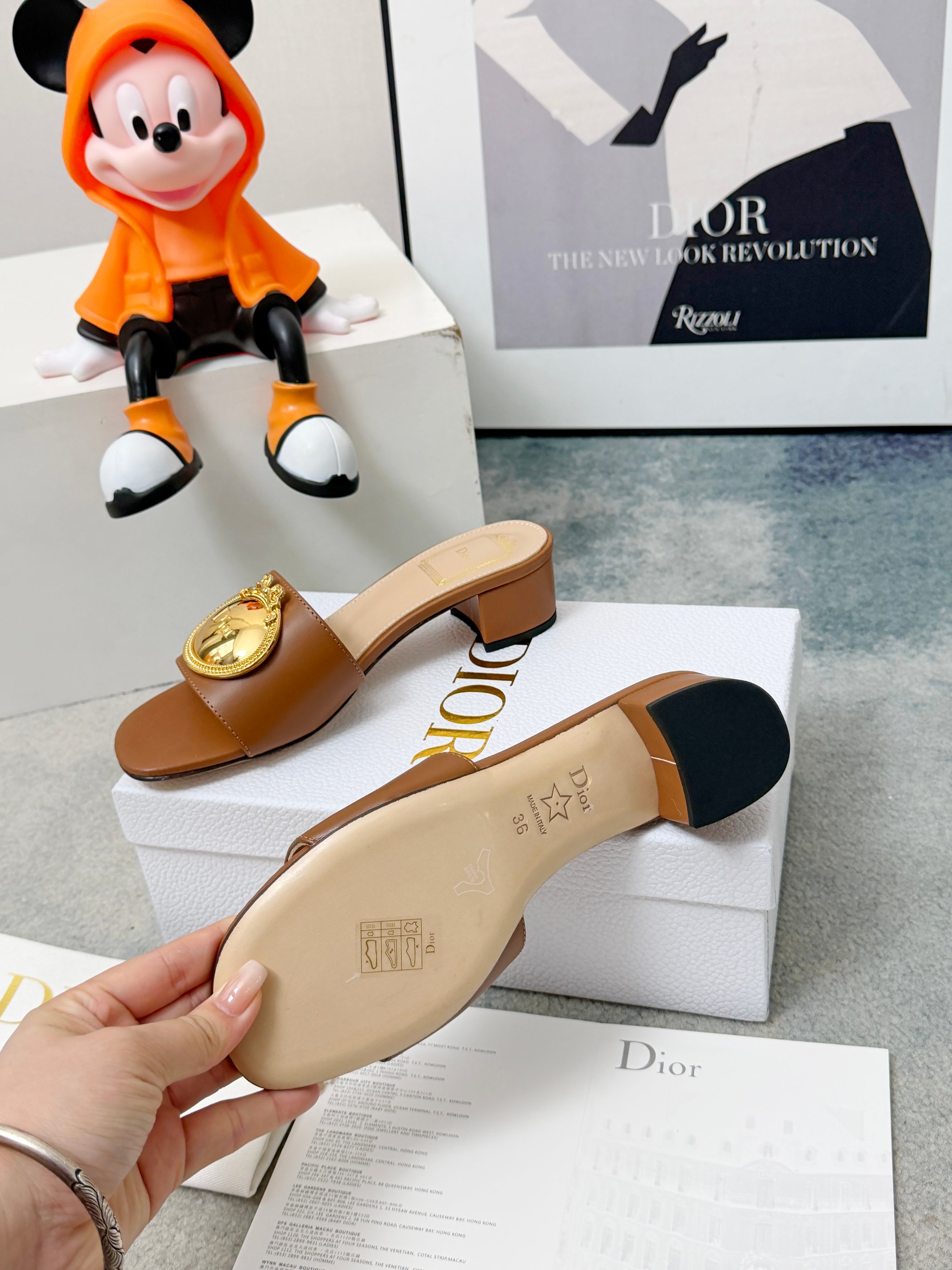 Dior Brown Lambskin Médaillon Buckle Heeled Slide - Image 7