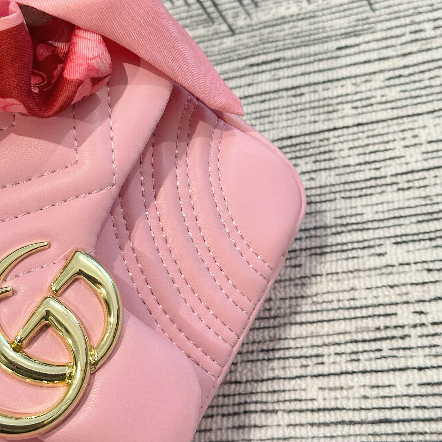 Gucci GG Marmont Small Matelassé Shoulder Bag in Pink Leather - Image 5