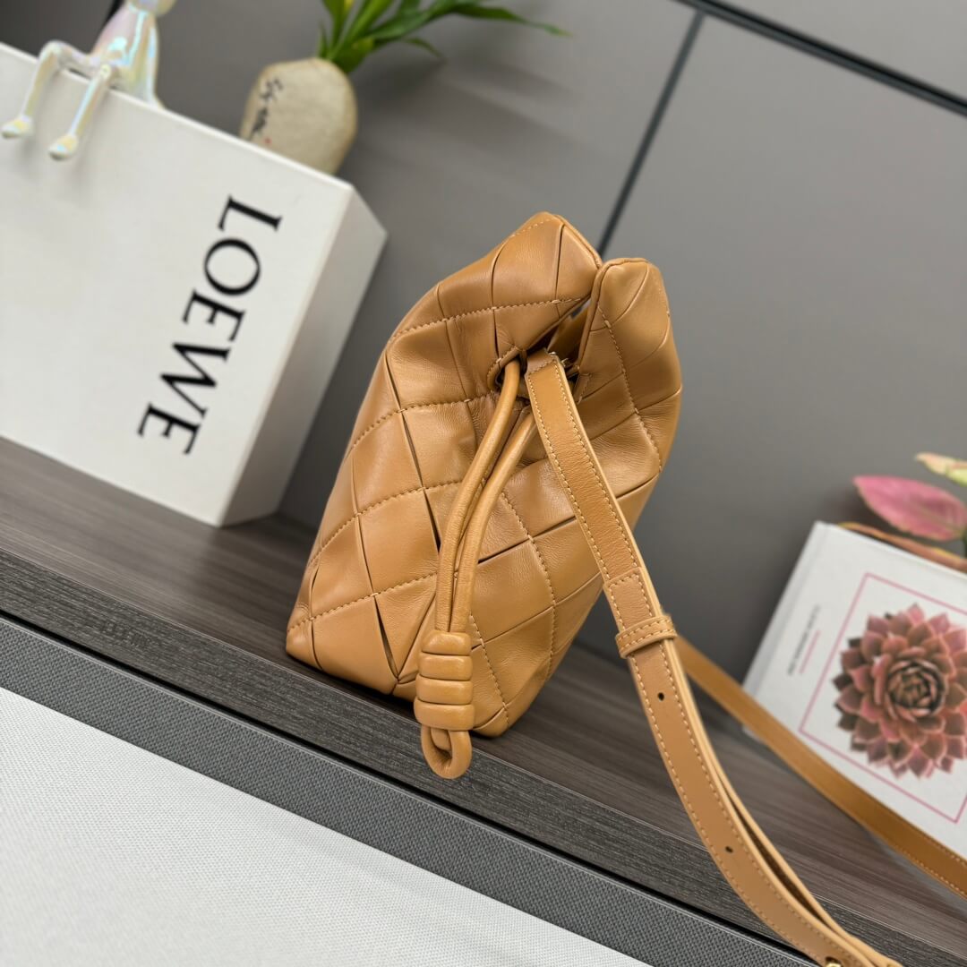 Loewe Flamenco Quilted Purse Bag in Tan Lambskin Nappa. - Image 4