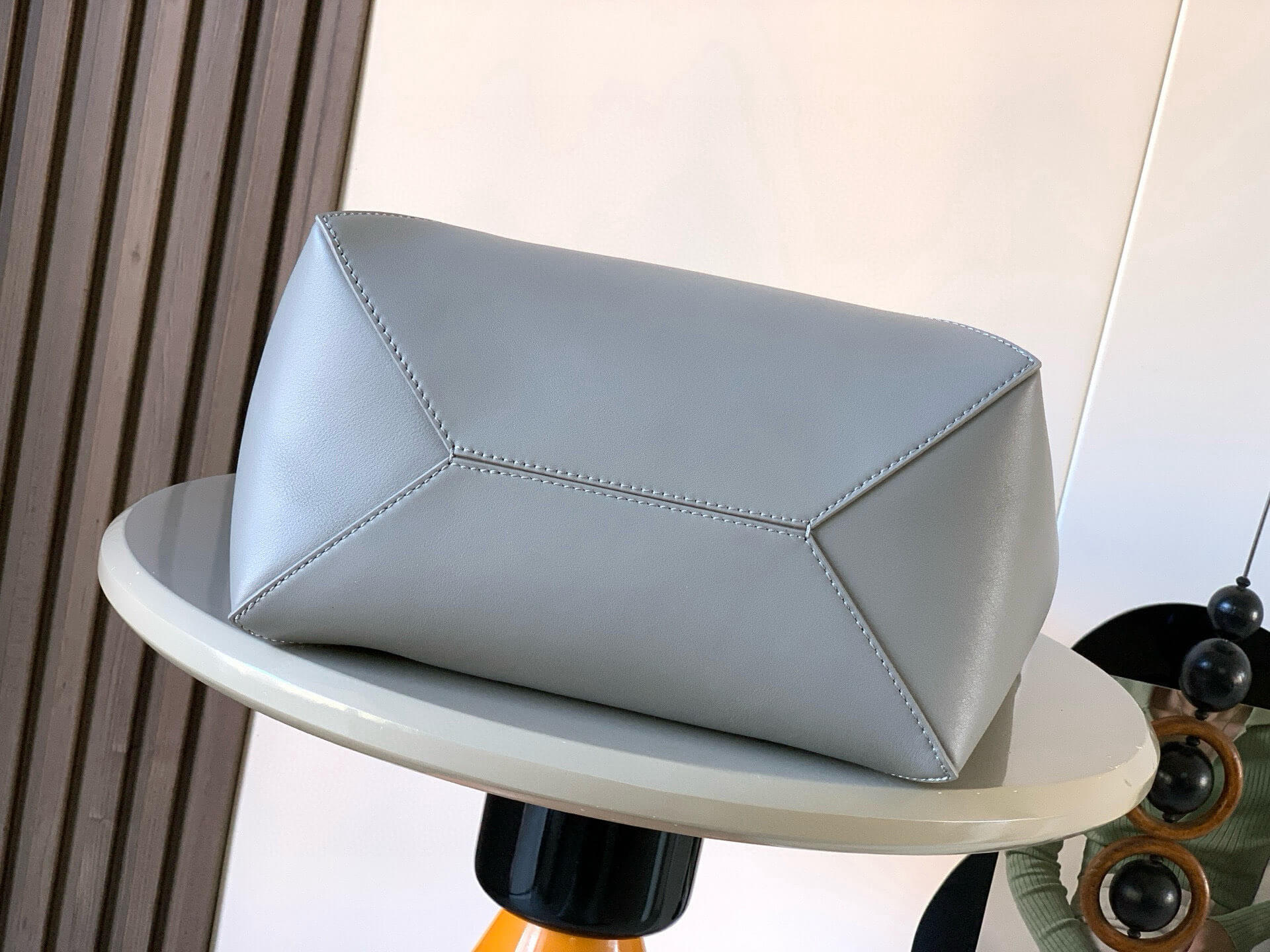 Loewe V Puzzle Tote Bag in Classic Calfskin Multicolour Leather - Image 9